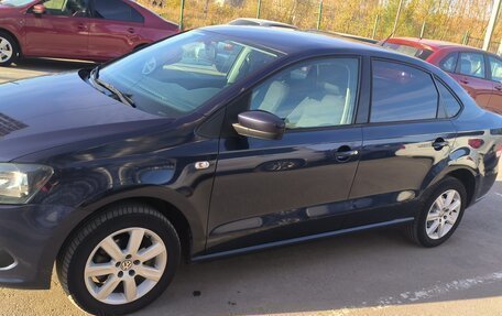 Volkswagen Polo VI (EU Market), 2012 год, 700 000 рублей, 2 фотография