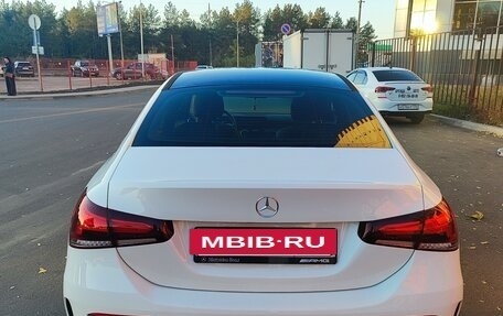 Mercedes-Benz A-Класс, 2022 год, 2 600 000 рублей, 2 фотография