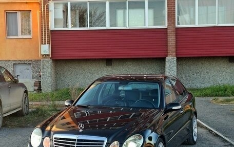 Mercedes-Benz E-Класс, 2003 год, 950 000 рублей, 3 фотография
