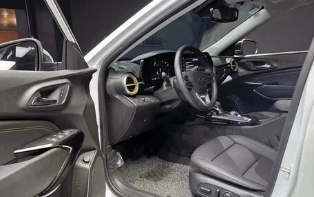 Chevrolet Trax, 2023 год, 1 330 000 рублей, 4 фотография