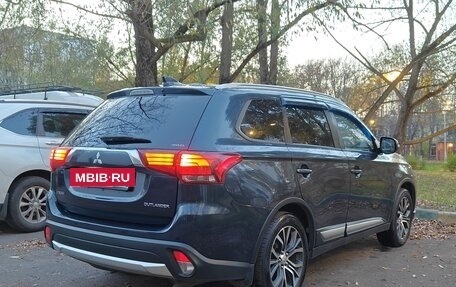 Mitsubishi Outlander III рестайлинг 3, 2018 год, 1 982 000 рублей, 6 фотография