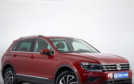 Volkswagen Tiguan II, 2018 год, 2 699 000 рублей, 2 фотография