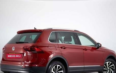 Volkswagen Tiguan II, 2018 год, 2 699 000 рублей, 7 фотография