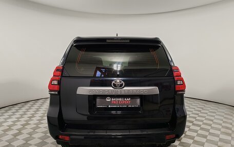Toyota Land Cruiser Prado 150 рестайлинг, 2018 год, 3 999 000 рублей, 6 фотография