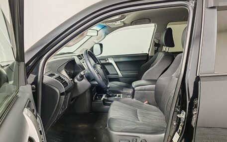 Toyota Land Cruiser Prado 150 рестайлинг, 2018 год, 3 999 000 рублей, 16 фотография