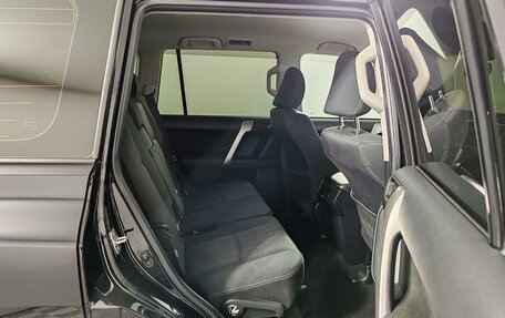 Toyota Land Cruiser Prado 150 рестайлинг, 2018 год, 3 999 000 рублей, 22 фотография