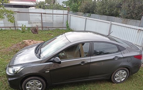 Hyundai Solaris II рестайлинг, 2012 год, 640 000 рублей, 2 фотография