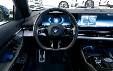 BMW 5 серия, 2024 год, 6 990 000 рублей, 39 фотография