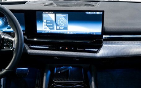 BMW 5 серия, 2024 год, 6 990 000 рублей, 40 фотография