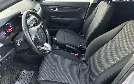 KIA Rio IV, 2018 год, 1 558 750 рублей, 10 фотография
