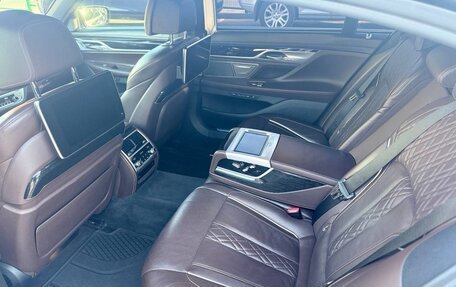 BMW 7 серия, 2018 год, 4 500 000 рублей, 10 фотография