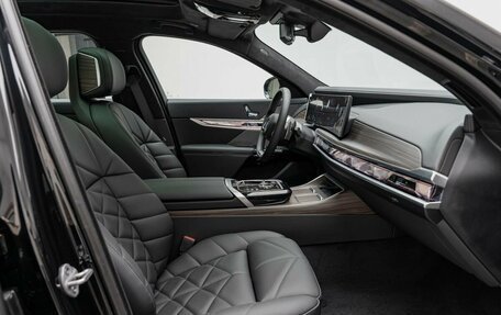 BMW 7 серия, 2025 год, 13 350 000 рублей, 33 фотография