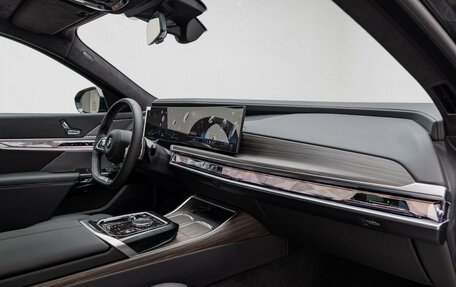 BMW 7 серия, 2025 год, 13 350 000 рублей, 32 фотография