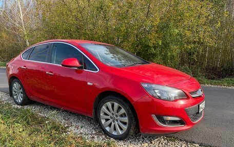 Opel Astra J, 2013 год, 749 000 рублей, 2 фотография