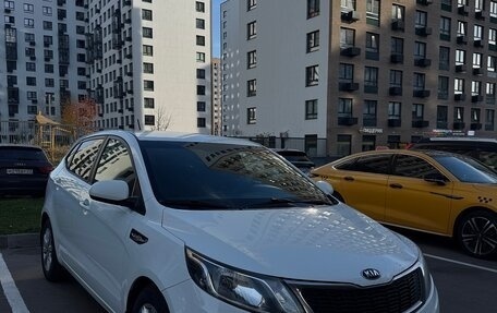 KIA Rio III рестайлинг, 2014 год, 800 000 рублей, 3 фотография