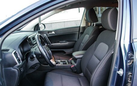 KIA Sportage IV рестайлинг, 2019 год, 2 390 000 рублей, 7 фотография