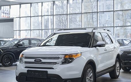 Ford Explorer V рестайлинг, 2015 год, 1 999 000 рублей, 3 фотография