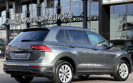 Volkswagen Tiguan II, 2021 год, 2 528 000 рублей, 5 фотография