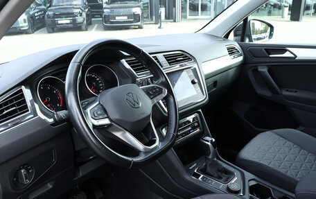 Volkswagen Tiguan II, 2021 год, 2 528 000 рублей, 13 фотография