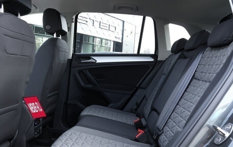 Volkswagen Tiguan II, 2021 год, 2 528 000 рублей, 10 фотография