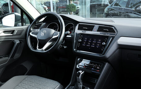 Volkswagen Tiguan II, 2021 год, 2 528 000 рублей, 22 фотография