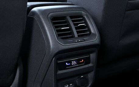 Volkswagen Tiguan II, 2021 год, 2 528 000 рублей, 23 фотография