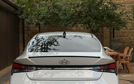 Hyundai Elantra, 2023 год, 1 590 000 рублей, 2 фотография