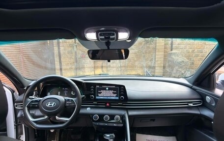 Hyundai Elantra, 2023 год, 1 590 000 рублей, 5 фотография
