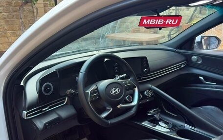 Hyundai Elantra, 2023 год, 1 590 000 рублей, 4 фотография