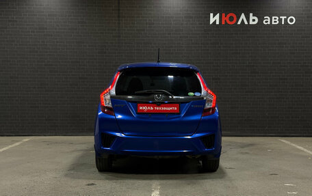 Honda Fit III, 2016 год, 900 000 рублей, 6 фотография