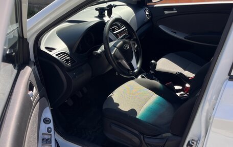 Hyundai Solaris II рестайлинг, 2011 год, 650 000 рублей, 7 фотография