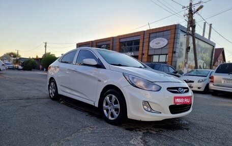 Hyundai Solaris II рестайлинг, 2011 год, 650 000 рублей, 4 фотография