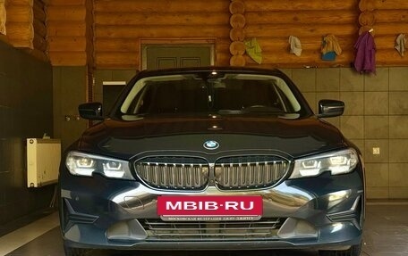 BMW 3 серия, 2019 год, 2 590 000 рублей, 14 фотография