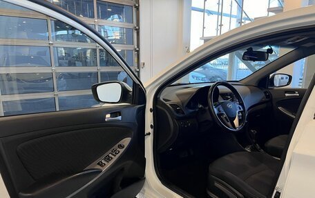 Hyundai Solaris II рестайлинг, 2015 год, 1 065 000 рублей, 21 фотография