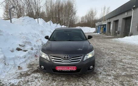 Toyota Camry, 2010 год, 900 000 рублей, 1 фотография