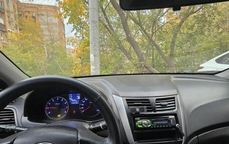 Hyundai Solaris II рестайлинг, 2015 год, 450 000 рублей, 2 фотография