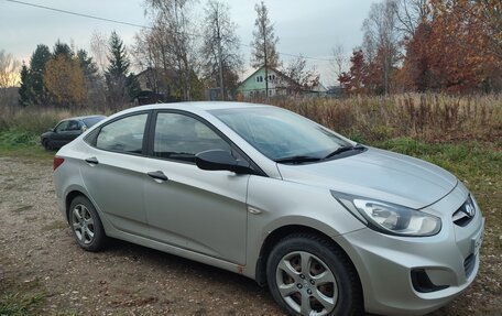 Hyundai Solaris II рестайлинг, 2011 год, 770 000 рублей, 3 фотография