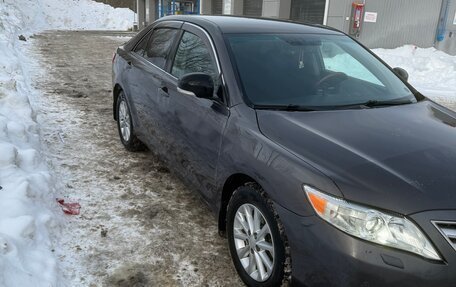 Toyota Camry, 2010 год, 900 000 рублей, 2 фотография
