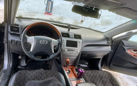 Toyota Camry, 2010 год, 900 000 рублей, 8 фотография