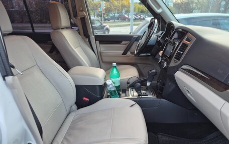 Mitsubishi Pajero IV рестайлинг 2, 2019 год, 3 850 000 рублей, 5 фотография