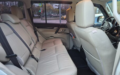 Mitsubishi Pajero IV рестайлинг 2, 2019 год, 3 850 000 рублей, 9 фотография