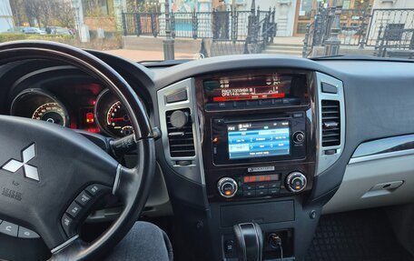 Mitsubishi Pajero IV рестайлинг 2, 2019 год, 3 850 000 рублей, 8 фотография