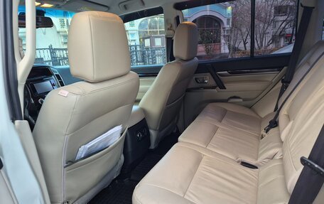 Mitsubishi Pajero IV рестайлинг 2, 2019 год, 3 850 000 рублей, 10 фотография