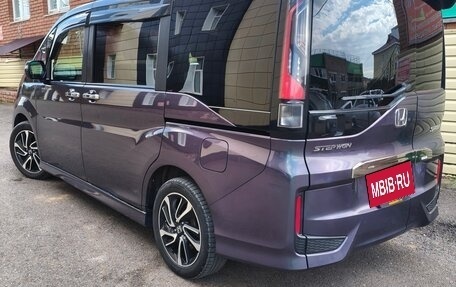 Honda Stepwgn IV рестайлинг, 2017 год, 1 789 000 рублей, 3 фотография