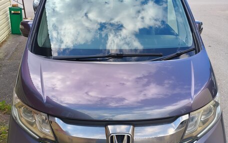 Honda Stepwgn IV рестайлинг, 2017 год, 1 789 000 рублей, 10 фотография
