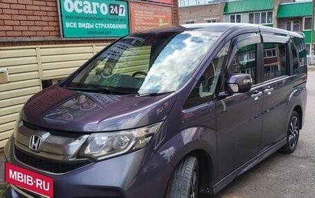 Honda Stepwgn IV рестайлинг, 2017 год, 1 789 000 рублей, 8 фотография