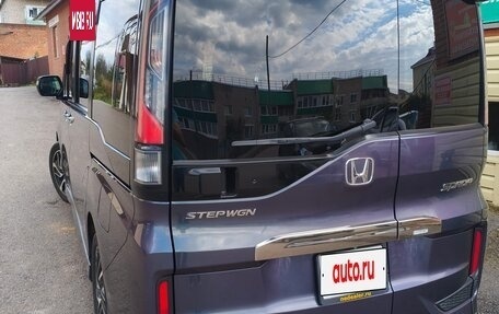 Honda Stepwgn IV рестайлинг, 2017 год, 1 789 000 рублей, 7 фотография