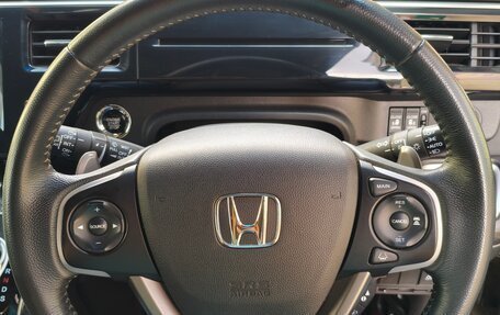 Honda Stepwgn IV рестайлинг, 2017 год, 1 789 000 рублей, 14 фотография