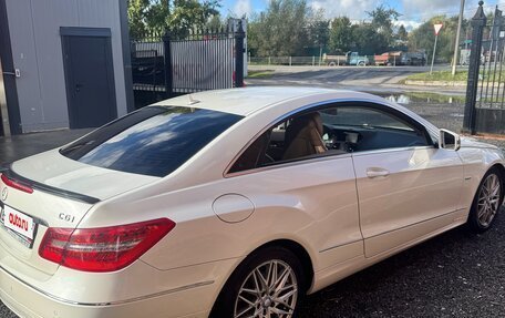 Mercedes-Benz E-Класс, 2010 год, 1 150 000 рублей, 9 фотография