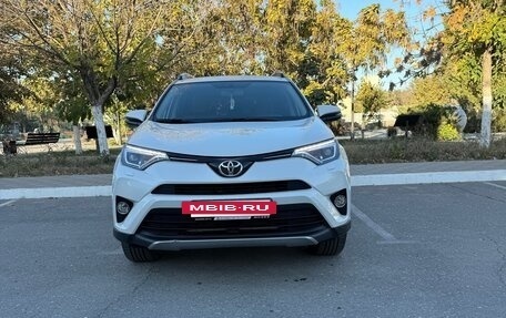 Toyota RAV4, 2017 год, 2 000 000 рублей, 5 фотография